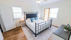 4 habitaciones, tabla de planchar con plancha, wifi y ropa de cama