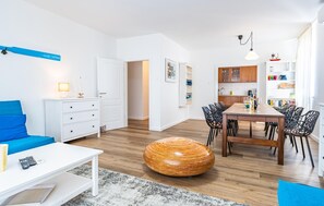 TV, table tennis - Cozy apartment in Stinjan with WiFi (Stinjan)