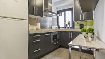 Refrigerador, microondas, horno y lavavajillas