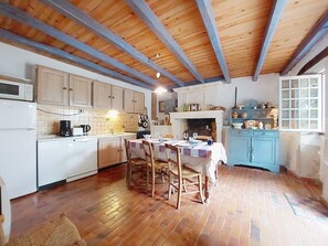 Kühlschrank, Mikrowelle, Ofen, Geschirrspüler