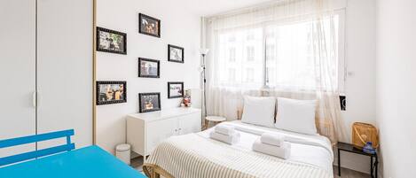 1 chambre, fer et planche à repasser, Wi-Fi gratuit, draps fournis