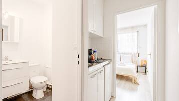 Sèche-cheveux, serviettes fournies