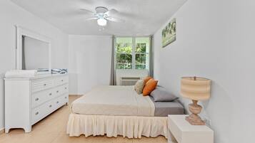 3 slaapkamers, reisbedje, wifi, beddengoed
