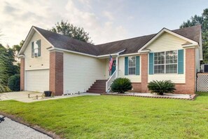 Exterior - The Turtle Pond Oasis (Savannah)