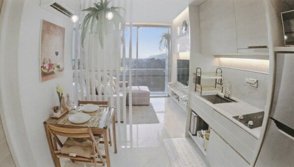 Condo, 1 quarto, acessível, sacada | Sala de jantar