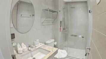 Condo, 1 Bedroom, Accessible, Balcony | Bathroom