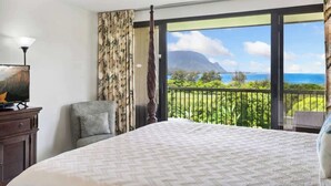 2 bedrooms, iron/ironing board, travel cot, free WiFi - Sunset Hideaway with Beach Access, Pools & AC (Princeville)