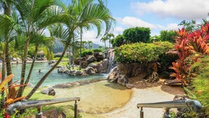 Property grounds - Sunset Hideaway with Beach Access, Pools & AC (Princeville)