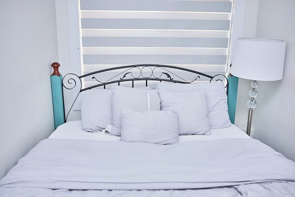 3 bedrooms, in-room safe, desk, iron/ironing board