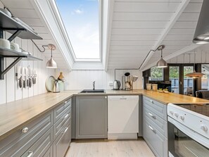 Fridge, microwave, dishwasher, cookware/dishes/utensils