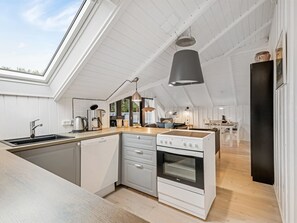 Fridge, microwave, dishwasher, cookware/dishes/utensils - "Giselle" - 10km from the sea by Interhome (Oksbøl)