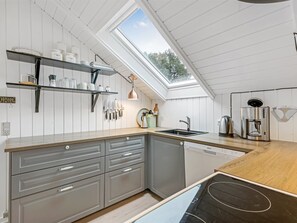 Fridge, microwave, dishwasher, cookware/dishes/utensils