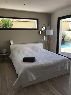3 bedrooms, iron/ironing board, WiFi, bed sheets - Quiet, quality family home with swimming pool (Lattes)