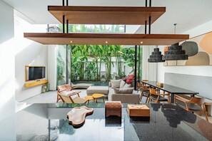 Flat-screen TV - Botanika Estate (Canggu)