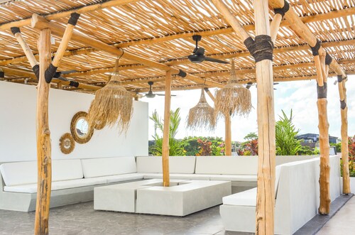  Luxurious, fully-equipped Room 