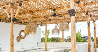 Luxurious, fully-equipped Room