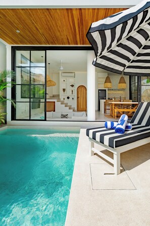 ลักซ์ชัวรี่วิลล่า | ลานระเบียง/นอกชาน