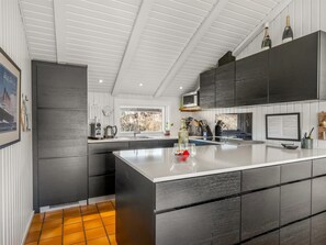 Frigorifero, microonde, forno, lavastoviglie