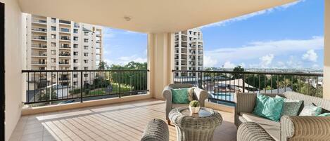 Apartment | 3 bedrooms, desk