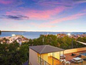 公寓 | 3 多间卧室、办公桌