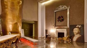 Interior - 2 BR unit W ICON w/ SPA, Infinity Pool & Gym! (Miami)