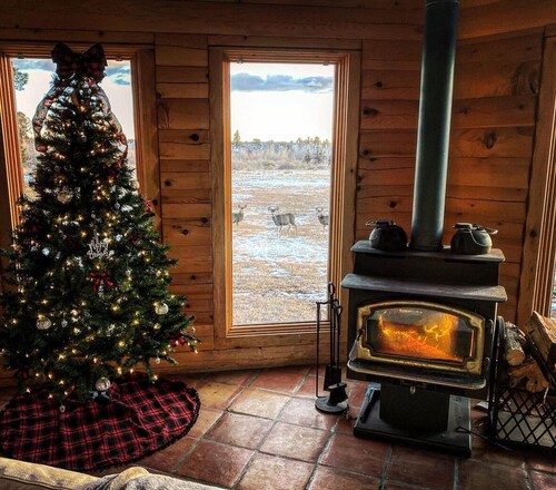 Private Log Cabin; Pond, Hot tub, Star Gazing, Shuffle Board, Sauna