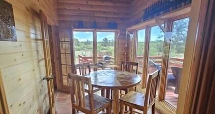 Private Log Cabin; Pond, Hot tub, Star Gazing, Shuffle Board, Sauna