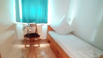 2 bedrooms, desk, iron/ironing board, free WiFi