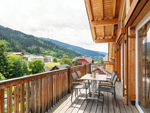 Outdoor dining - Penthouse with billiards and private sauna (Haus im Ennstal)