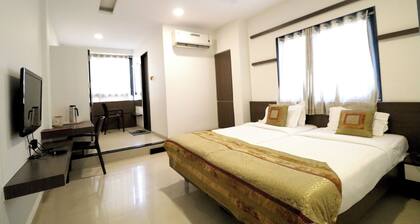 Hotel Girnar
