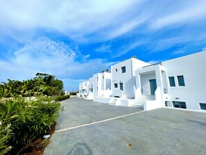 Exterior - Charming 2-bedroom house with AC and WiFi in welcoming Kastraki (Kastraki)