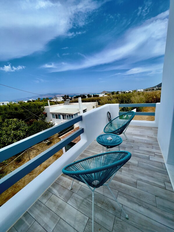 Terrace/patio - Charming 2-bedroom house with AC and WiFi in welcoming Kastraki (Kastraki)