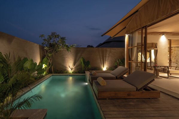 帳篷 (One Bedroom Garden Pool Tent) | 泳池 | 室外泳池；躺椅