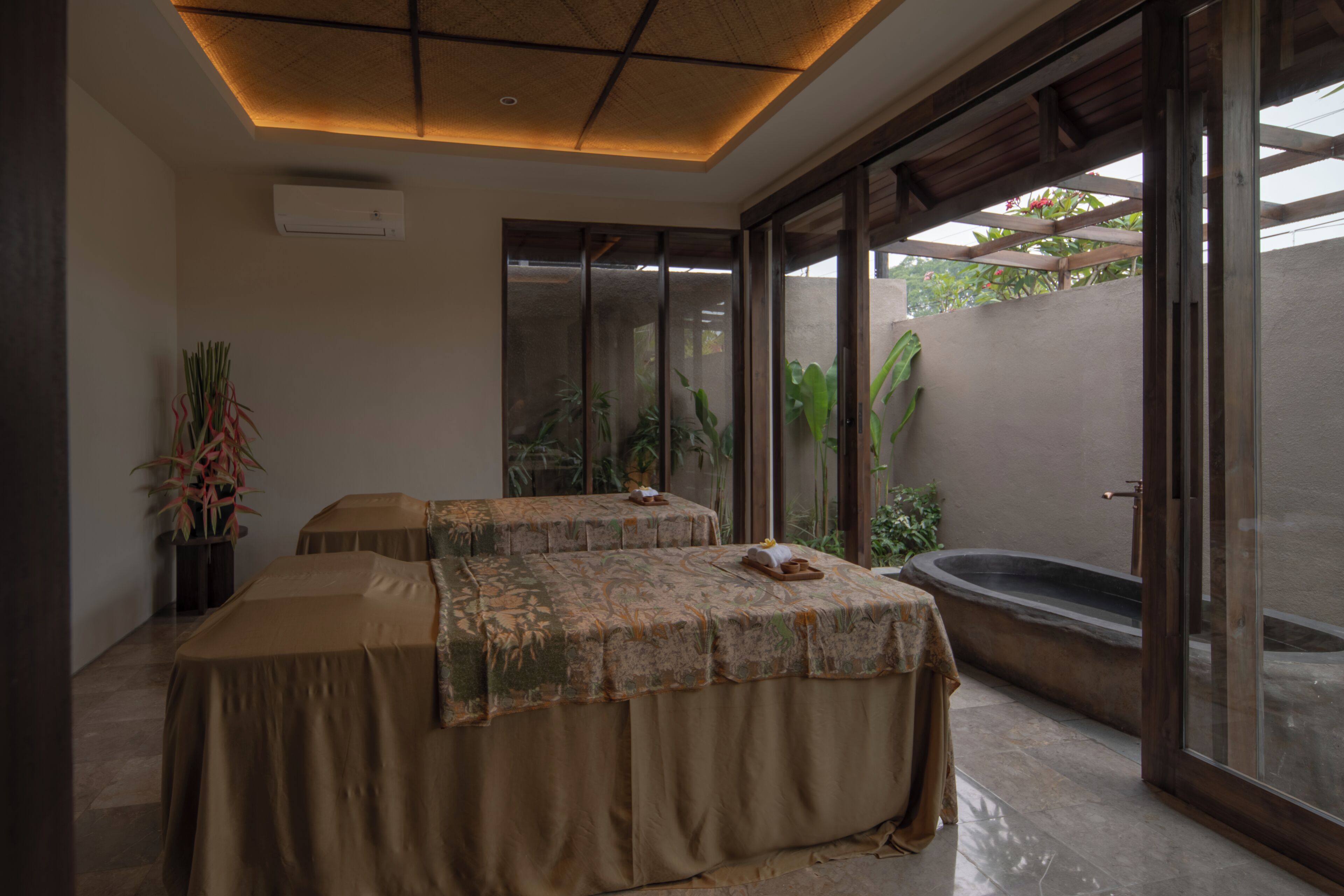 Salas para tratamentos a dois, tratamentos corporais, aromaterapia