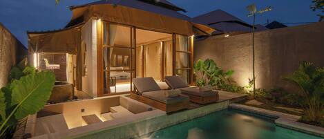 One Bedroom Garden Pool Tent | Garden view