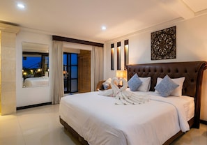 4 bedrooms, minibar, in-room safe, desk - Villa Frangipani Seminyak (Seminyak)