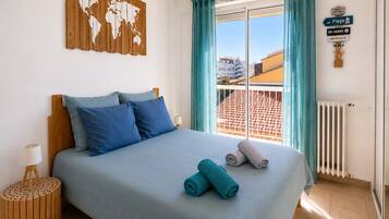 2 chambres, fer et planche à repasser, lit parapluie, Wi-Fi gratuit