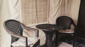 Deluxe Room | WiFi (free) - Emerald Woods Mukteshwar (Dhari)