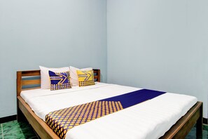 Espaço de trabalho para notebook, Wi-Fi de cortesia, roupa de cama