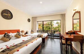 Family Room, Multiple Beds, Pool View - YASODHARAPURA RESIDENCE (Siem Reap)