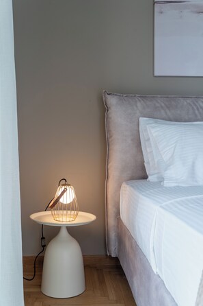 2 bedrooms, iron/ironing board, WiFi, bed sheets - Urban Elegance in Kolonaki 7min walk to Syntagma (Athina)