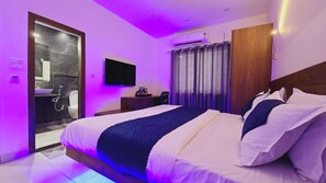 6 bedrooms, WiFi, bed sheets