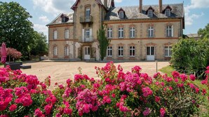 Exterior - Majestic Holiday Home in Clesse With Garden (Clessé)