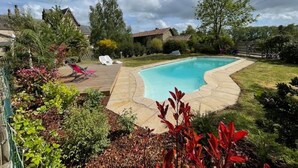 Pool - Majestic Holiday Home in Clesse With Garden (Clessé)