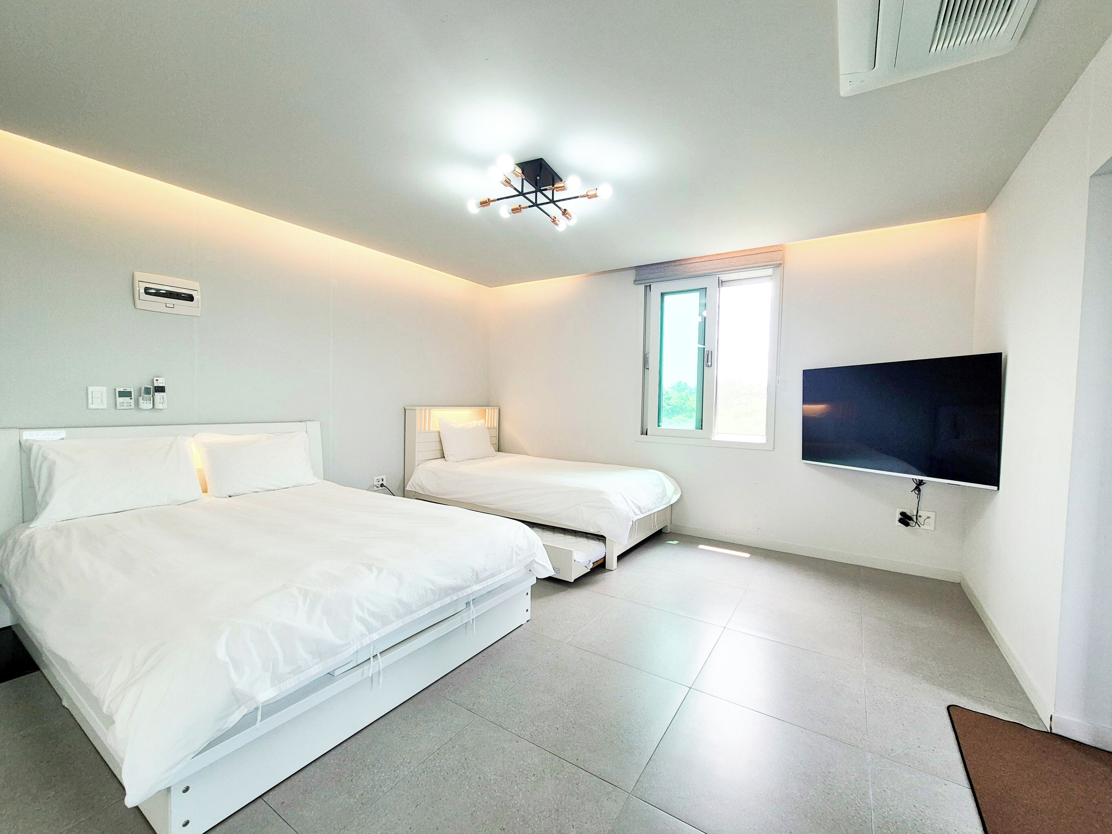 Deluxe Double Room, Multiple Beds, Private Pool, Ocean View | Hypo-allergenic bedding available, WiFi (free), bed sheets