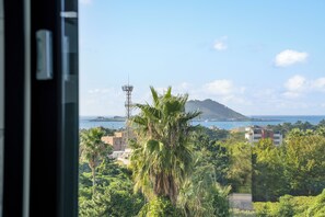 Dúplex romántico, 1 habitación, baño privado, vistas al mar | Vistas al mar