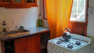 Cabin, 2 Bedrooms, Smoking, Patio | Private kitchen