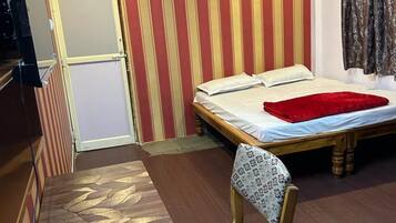 Free WiFi, bed sheets