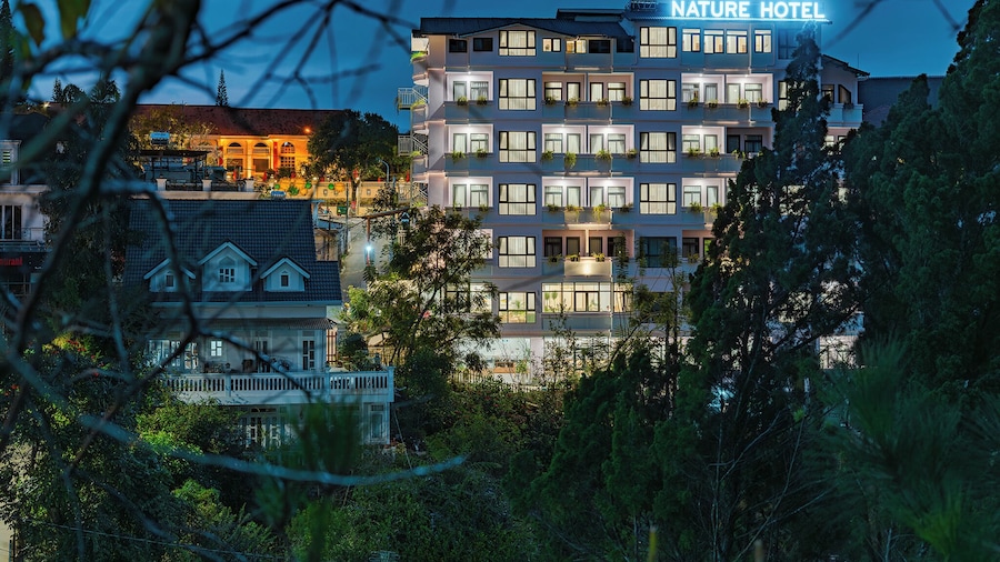 Nature Hotel - Le Hong Phong