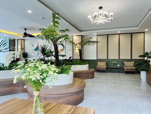 Lobby sitting area - Nature Hotel - Le Hong Phong (Da Lat)